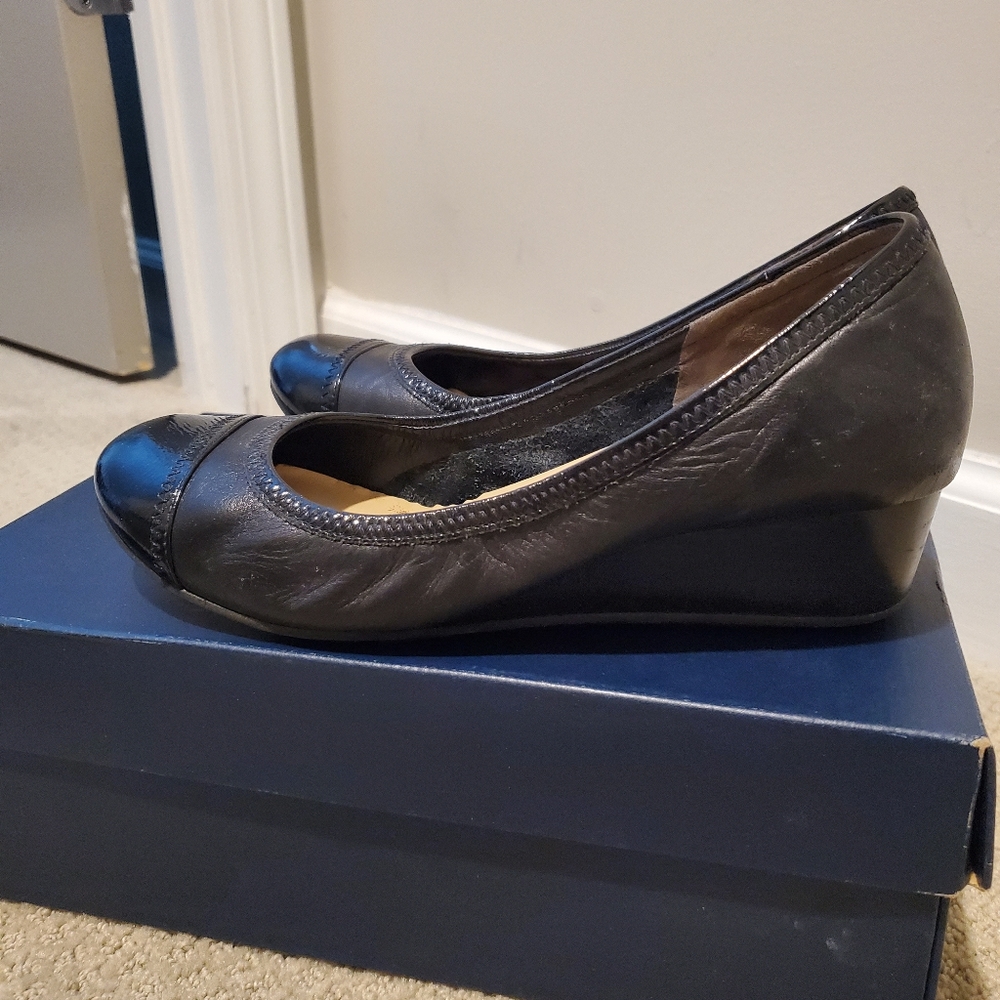 Cole Haan black patent wedge (7.5)